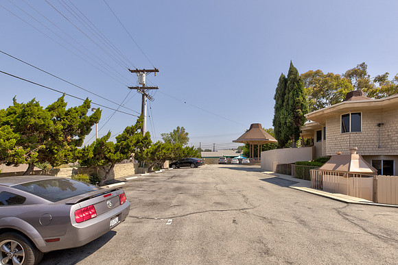 11311 La Mirada Exterior-24
