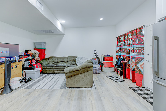 10223 Crenshaw Blvd Inglewood Interior-042