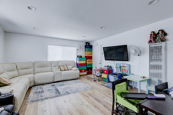 1720 Cerritos Ave-048