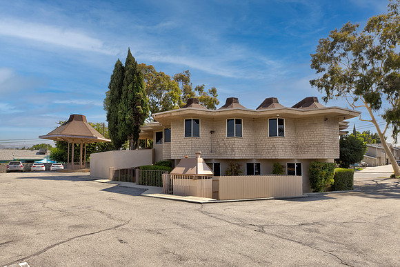 11311 La Mirada Exterior-22