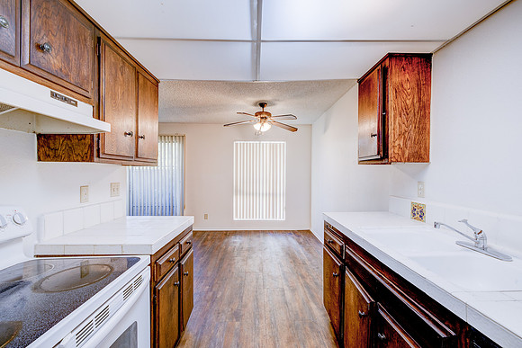 756 Inglewood Interior-013