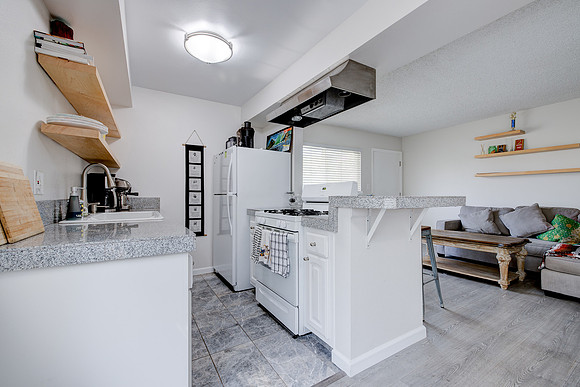 627 Grant St Interior-025
