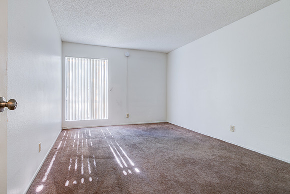 756 Inglewood Interior-021
