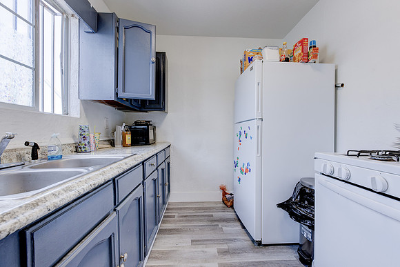 815 W 62nd Pl Interior-048