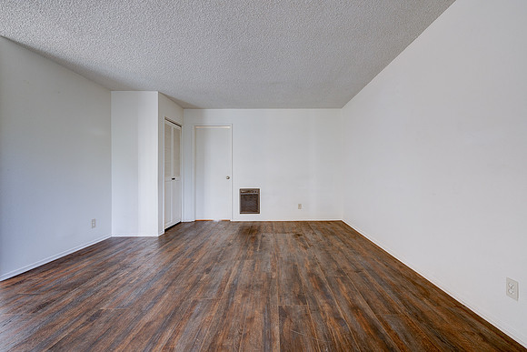 Small File -756 Inglewood Interior-004