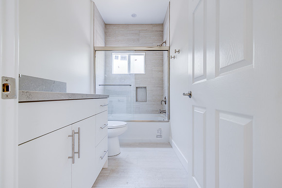 2945 West Blvd Interior-028