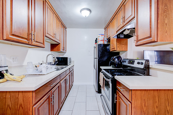 1133 Freeman Ave Interior-027