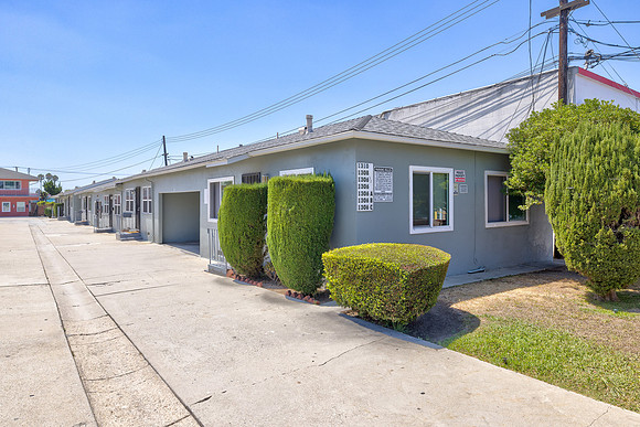 1300 W 134th St-Gardena Exterior-2