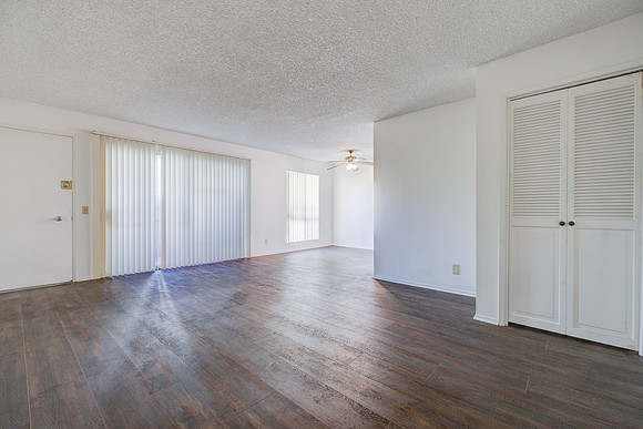 Small File -756 Inglewood Interior-006