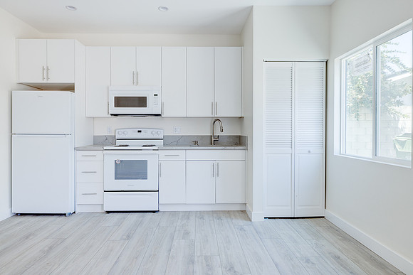 2945 West Blvd Interior-004