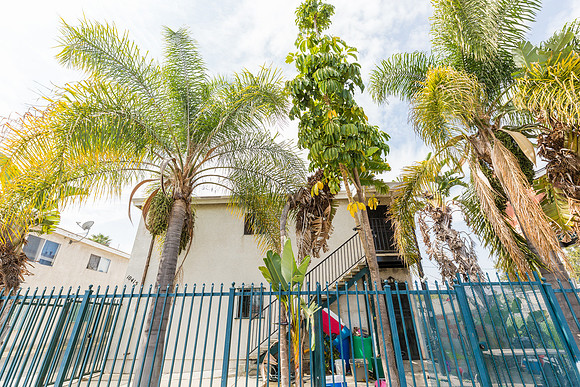 10413 S Main Street - Real Estate Photographer Los Angeles-12