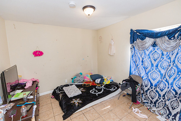 10413 S Main Street - Real Estate Photographer Los Angeles-43