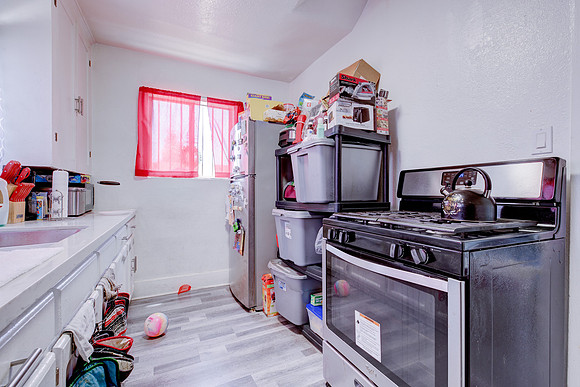 815 W 62nd Pl Interior-014