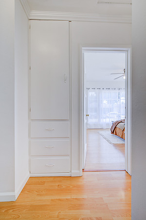 4245 E 14th St Interior-60