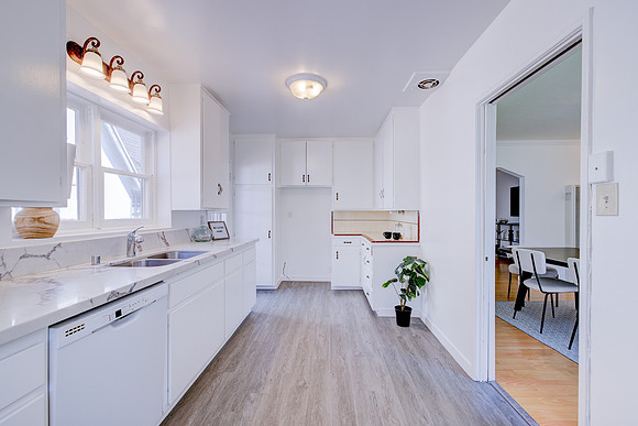 4245 E 14th St Interior-30