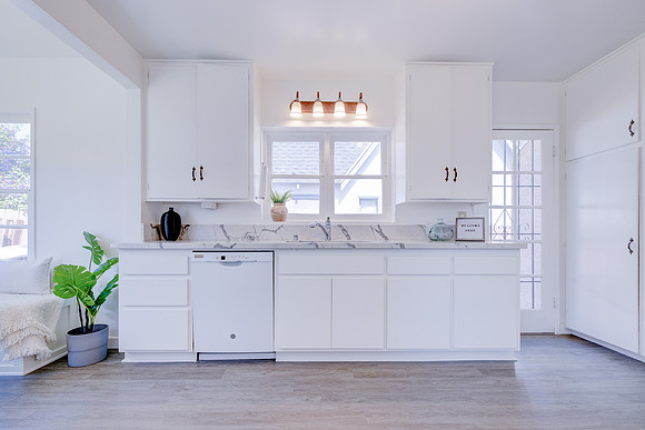 4245 E 14th St Interior-35
