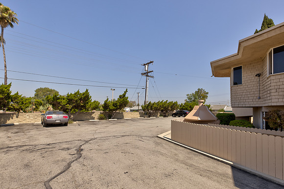 11311 La Mirada Exterior-25