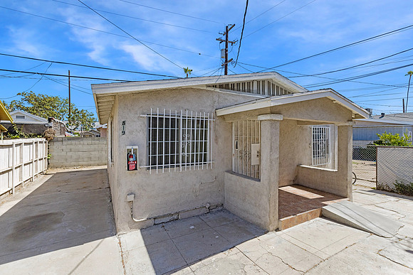 815 W 62nd Pl-2