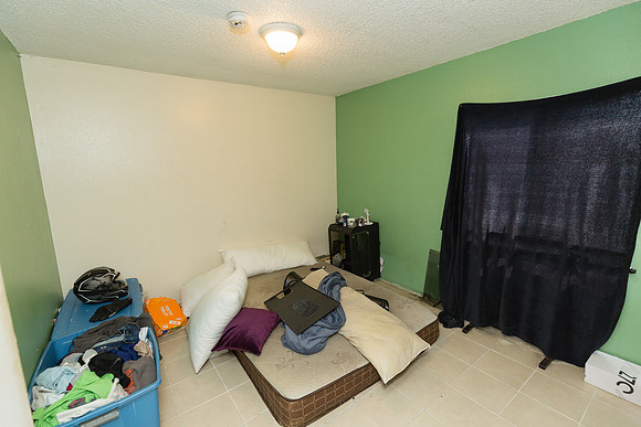 10413 S Main Street - Real Estate Photographer Los Angeles-14