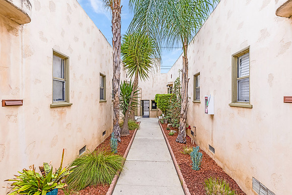 733 Daisy Ave-012