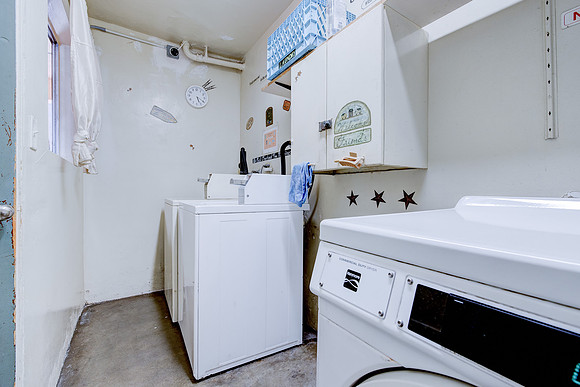 1133 Freeman Ave Interior-088