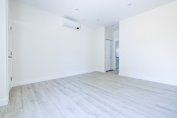 2945 West Blvd Interior-009