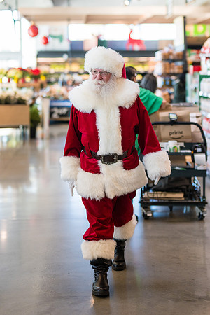 1 Amazon Fresh Long Beach Ca Holiday Art Display-51