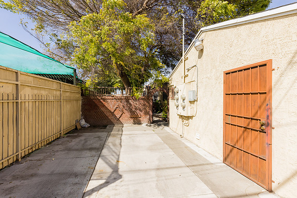 338 W Magnolia St-078