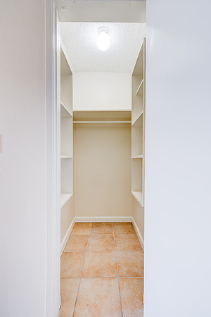 1133 Freeman Ave Interior-055
