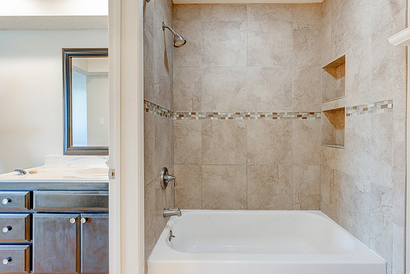 1790 Silver Maple Drive - Interior-043