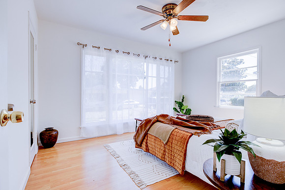 4245 E 14th St Interior-39