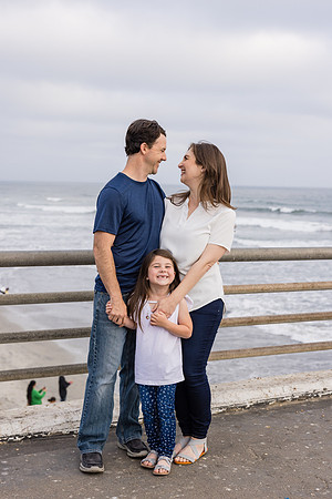 Family photos Oceanside Pier-028