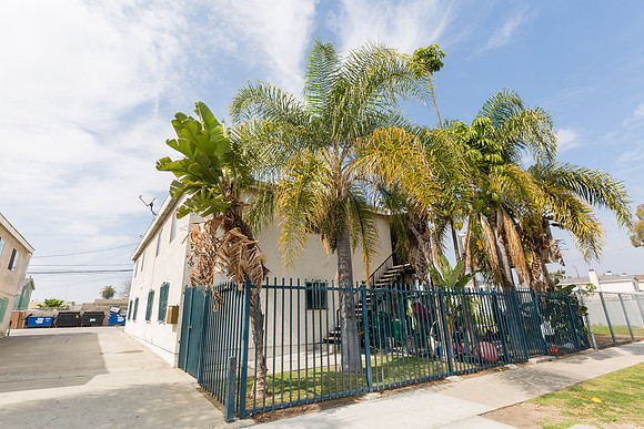 10413 S Main Street - Real Estate Photographer Los Angeles-5