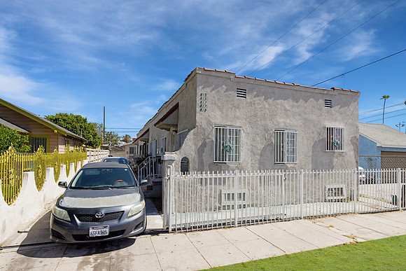 815 W 62nd Pl-3