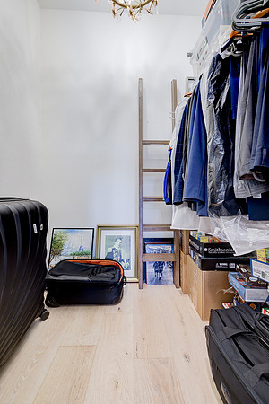 Interior 1852 6th St-100