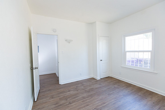 1640 Gundry Ave LB-83