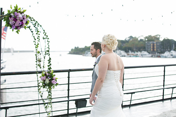 Hornblower Entertainer-136