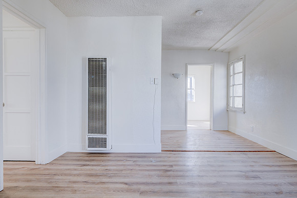 1144 W 57th St Los Angeles Interior-024