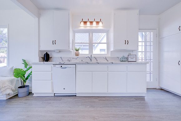 4245 E 14th St Interior-34