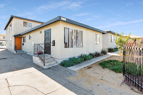 1626 W 104th St 4