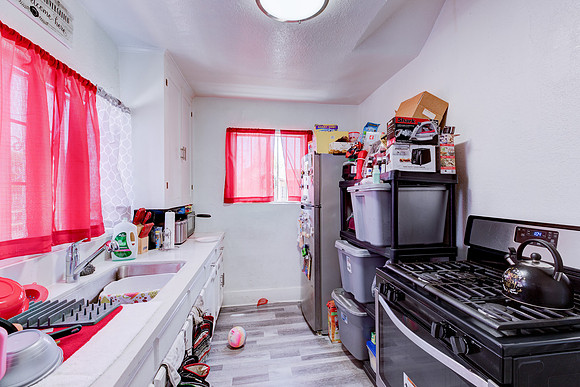 815 W 62nd Pl Interior-013