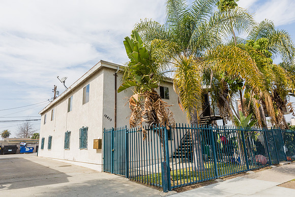 10413 S Main Street - Real Estate Photographer Los Angeles-13