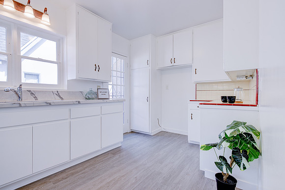 4245 E 14th St Interior-37