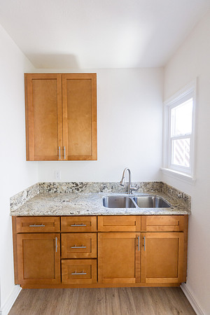 1640 Gundry Ave LB-52
