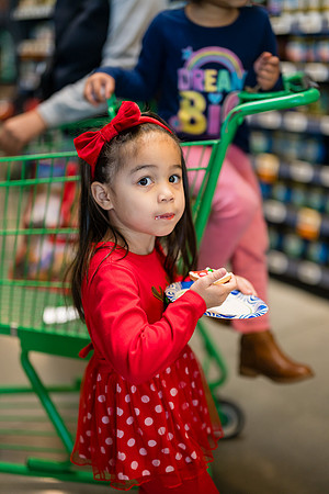 1 Amazon Fresh Long Beach Ca Holiday Art Display-95