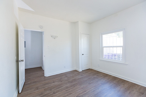 1640 Gundry Ave LB-81