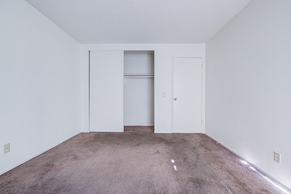 756 Inglewood Interior-026