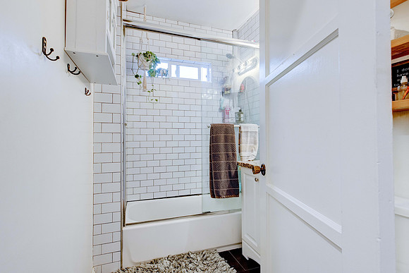 Interior 616 Sheldon Street-021