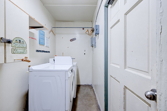 1133 Freeman Ave Interior-090