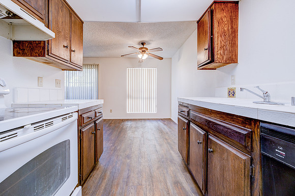 756 Inglewood Interior-014